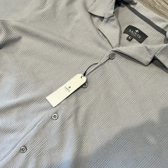 Saints studio woven SS button down shirt. Size L. NWT - Picture 4 of 5